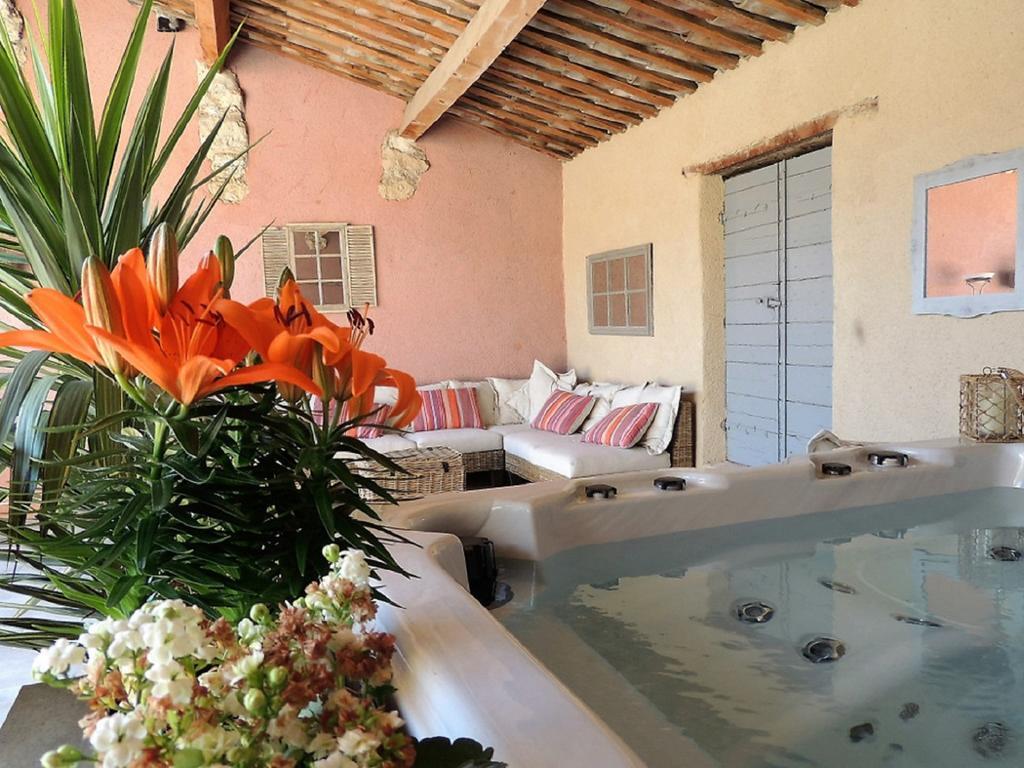 Hotel Eden Roque La Roque-d'Antheron Esterno foto